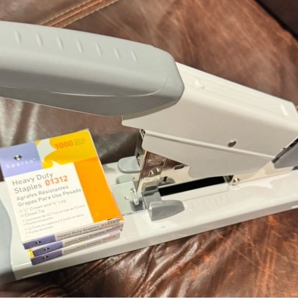 Industrial Swingline Stapler Great Working Condition w 3 new boxes of staples - Picture 4 of 5